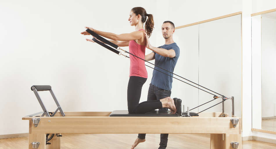 Praticar Pilates pode melhorar a postura corporal
